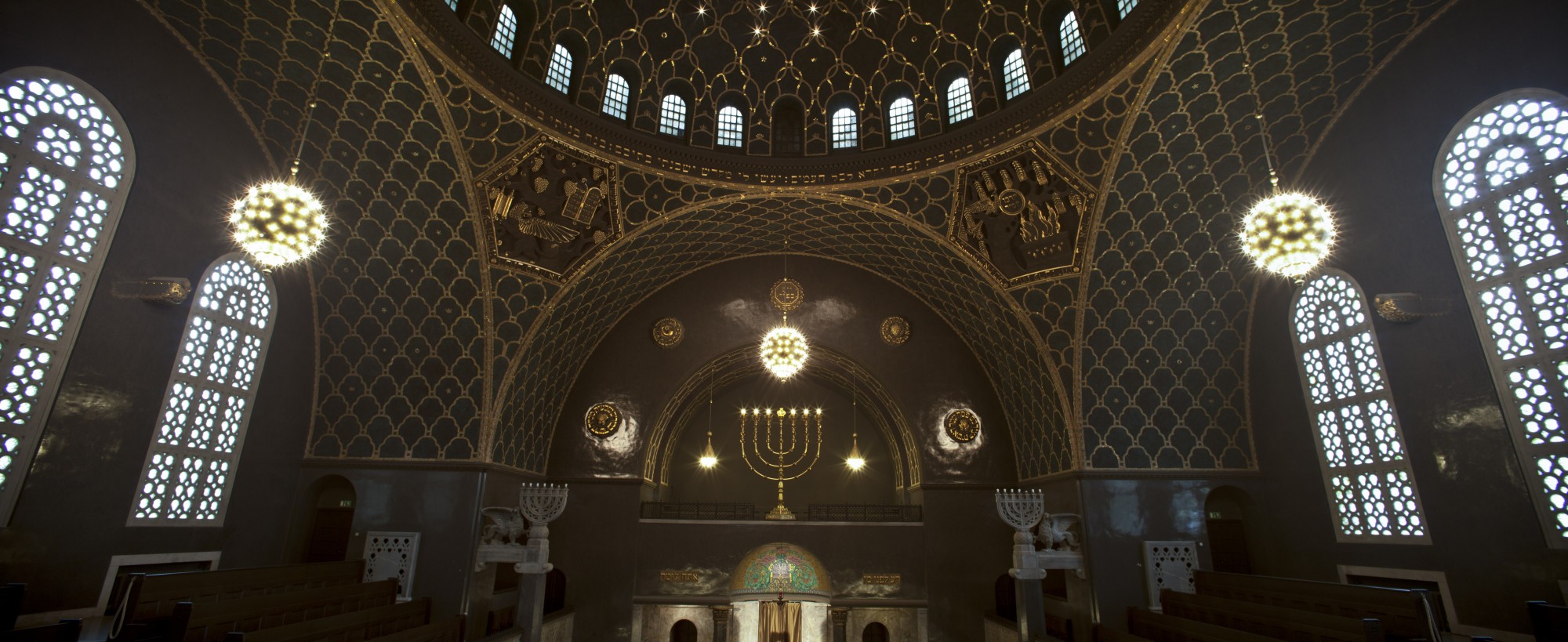 Innenraum der Synagoge Augsburg. F&uuml;hrt zur Unterseite "Augsburg".