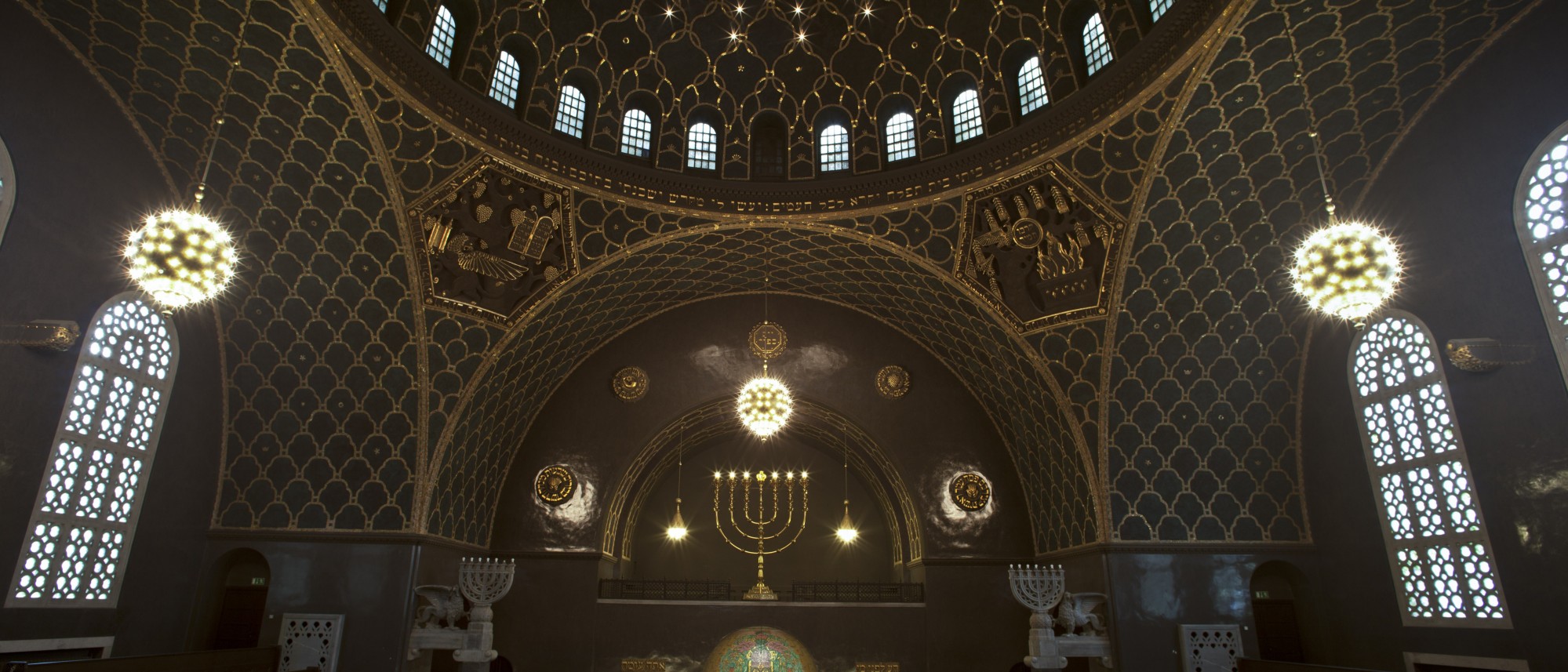 Innenraum der Synagoge Augsburg. F&uuml;hrt zur Unterseite "Augsburg".